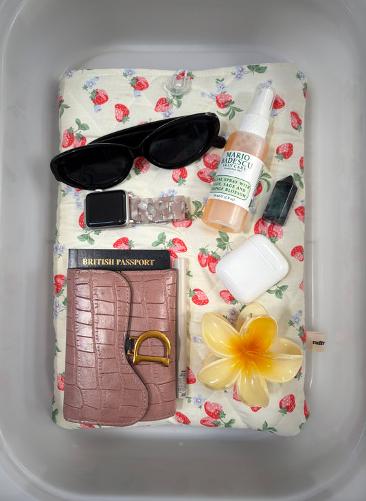 Strawberry Dream  - Laptop + iPad Sleeve