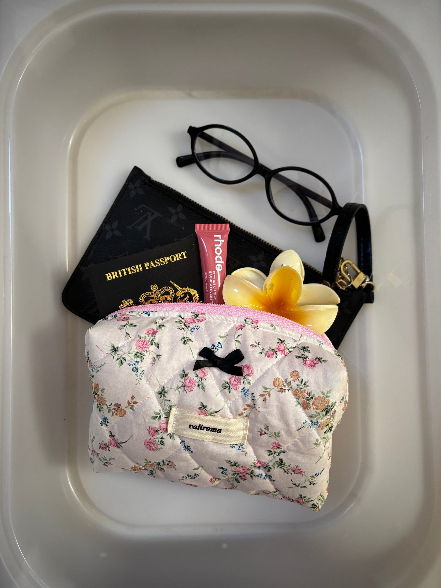 Fleur + Black Bow