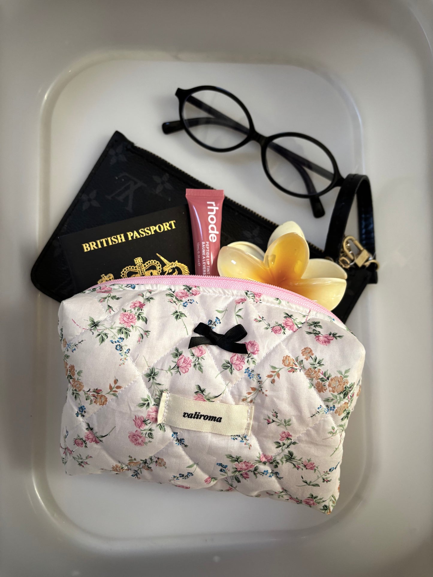 Fleur + Black Bow