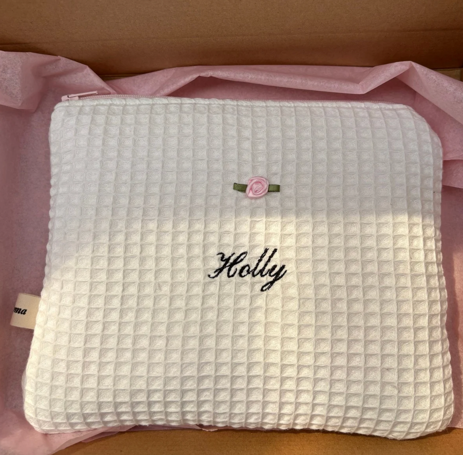 Ivory – Personalised Beauty Pouch