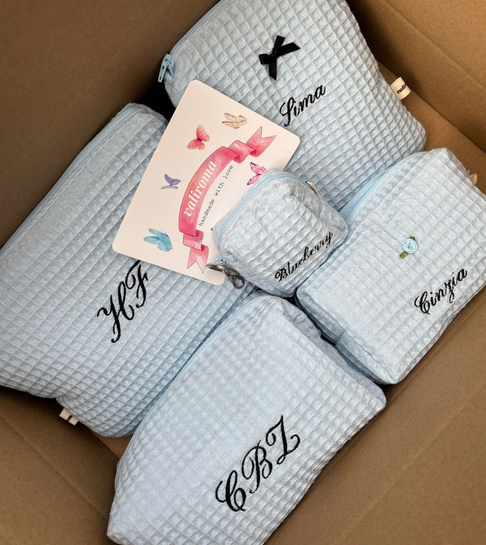 Blueberry – Personalised Beauty Bag