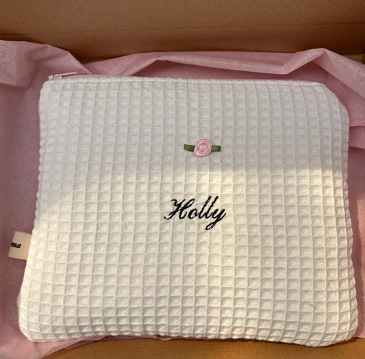 Ivory – Personalised Beauty Pouch