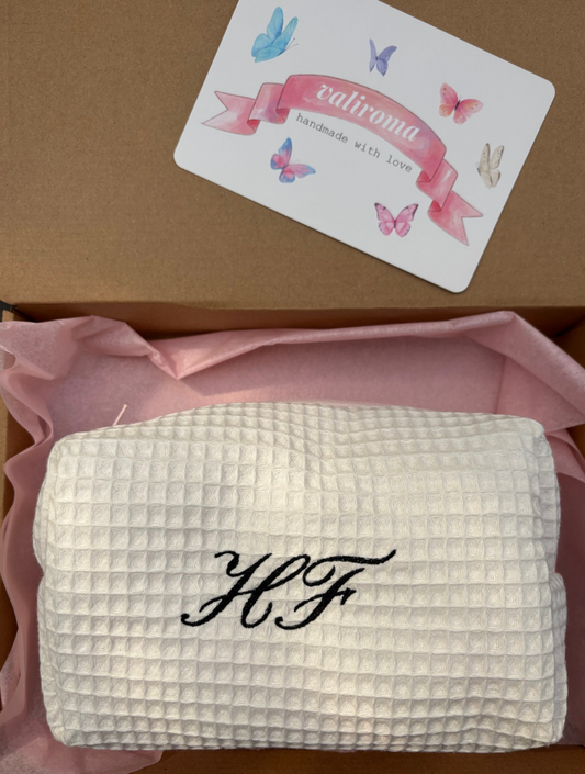 Ivory – Personalised Beauty Bag