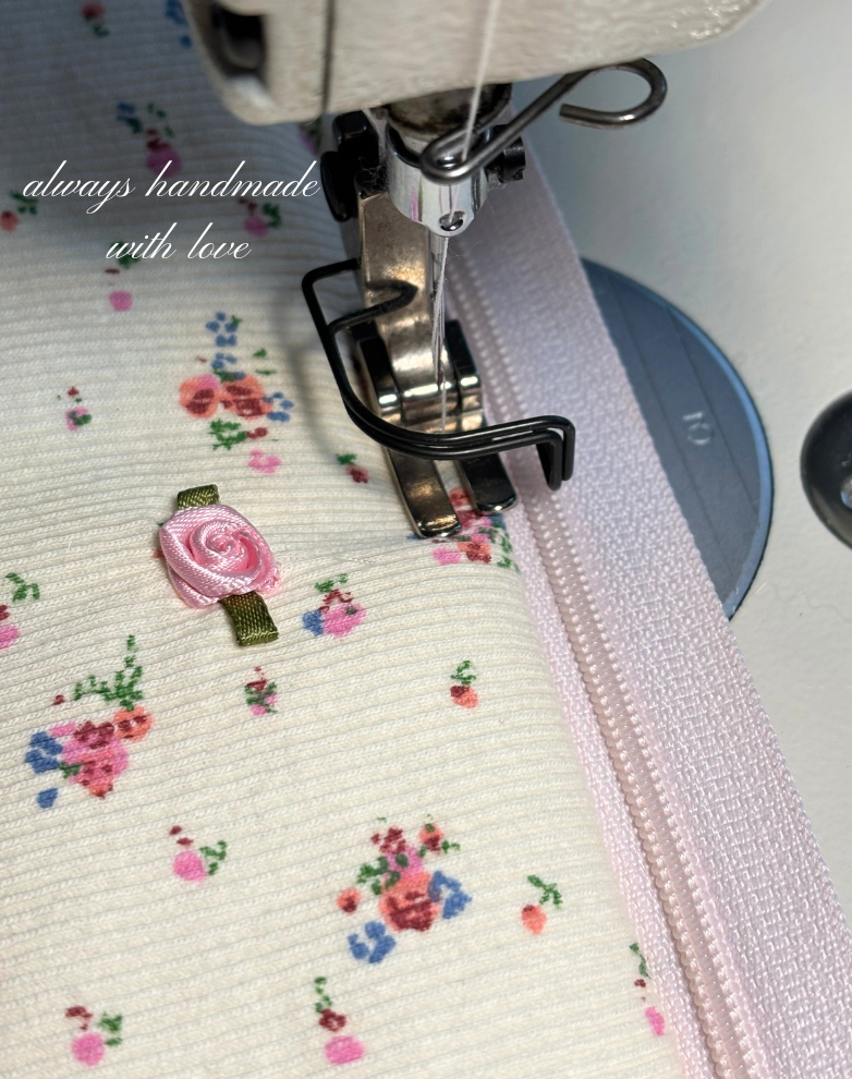 Pandora Book Sleeve With Zip