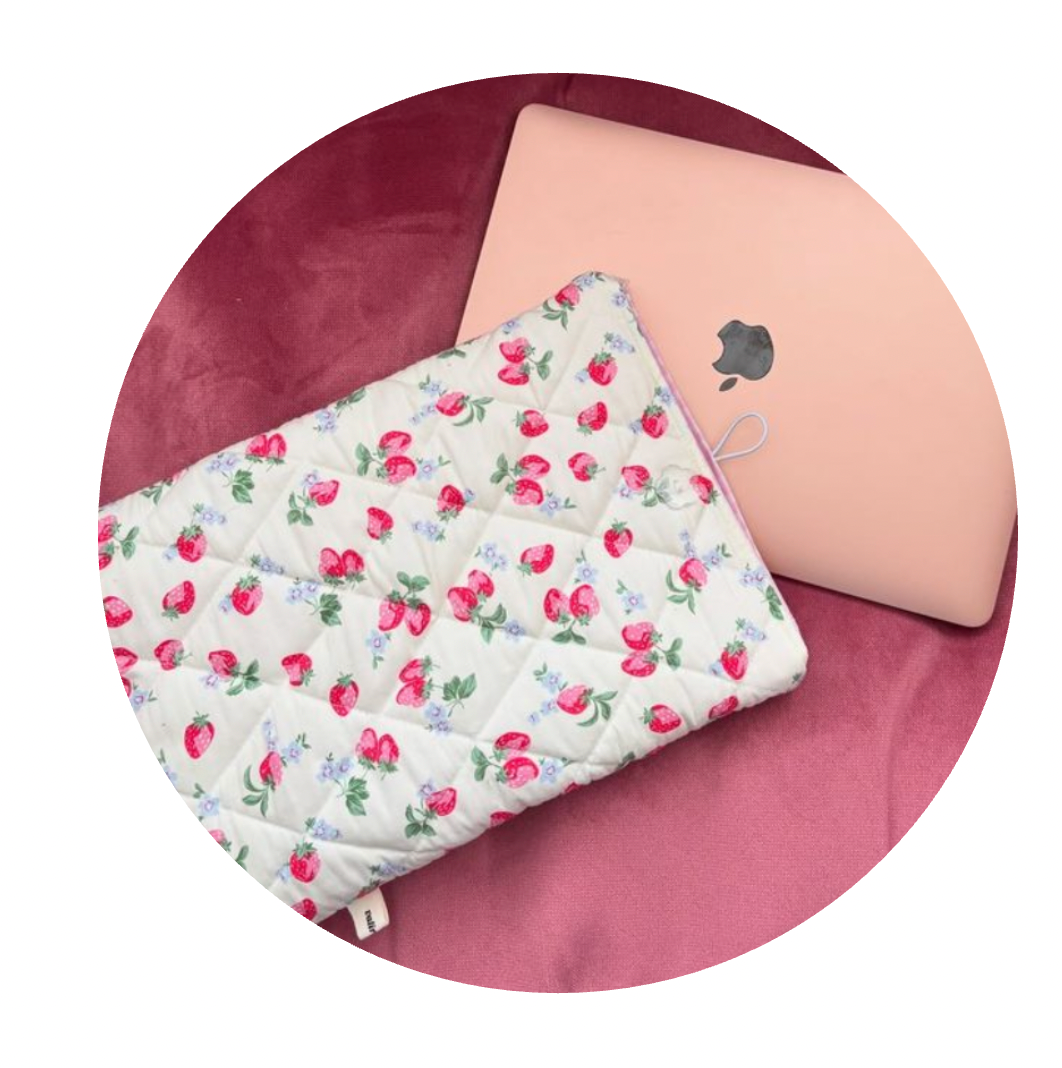 Strawberry Dream  - Laptop + iPad Sleeve